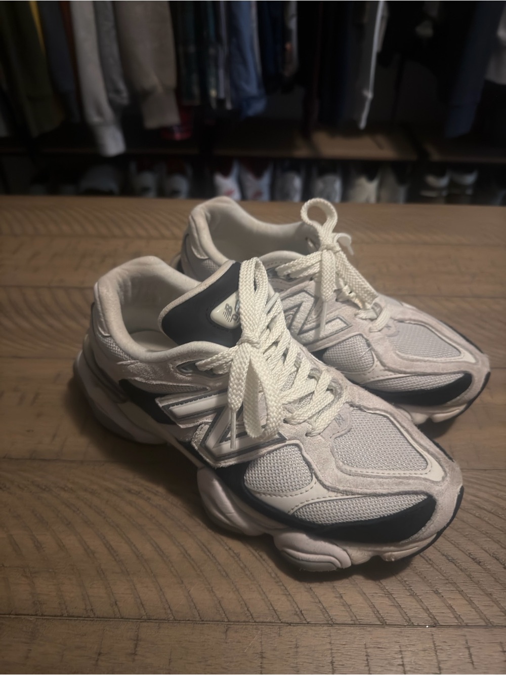 New Balance White and Black Accent Sneakers size 6.5
